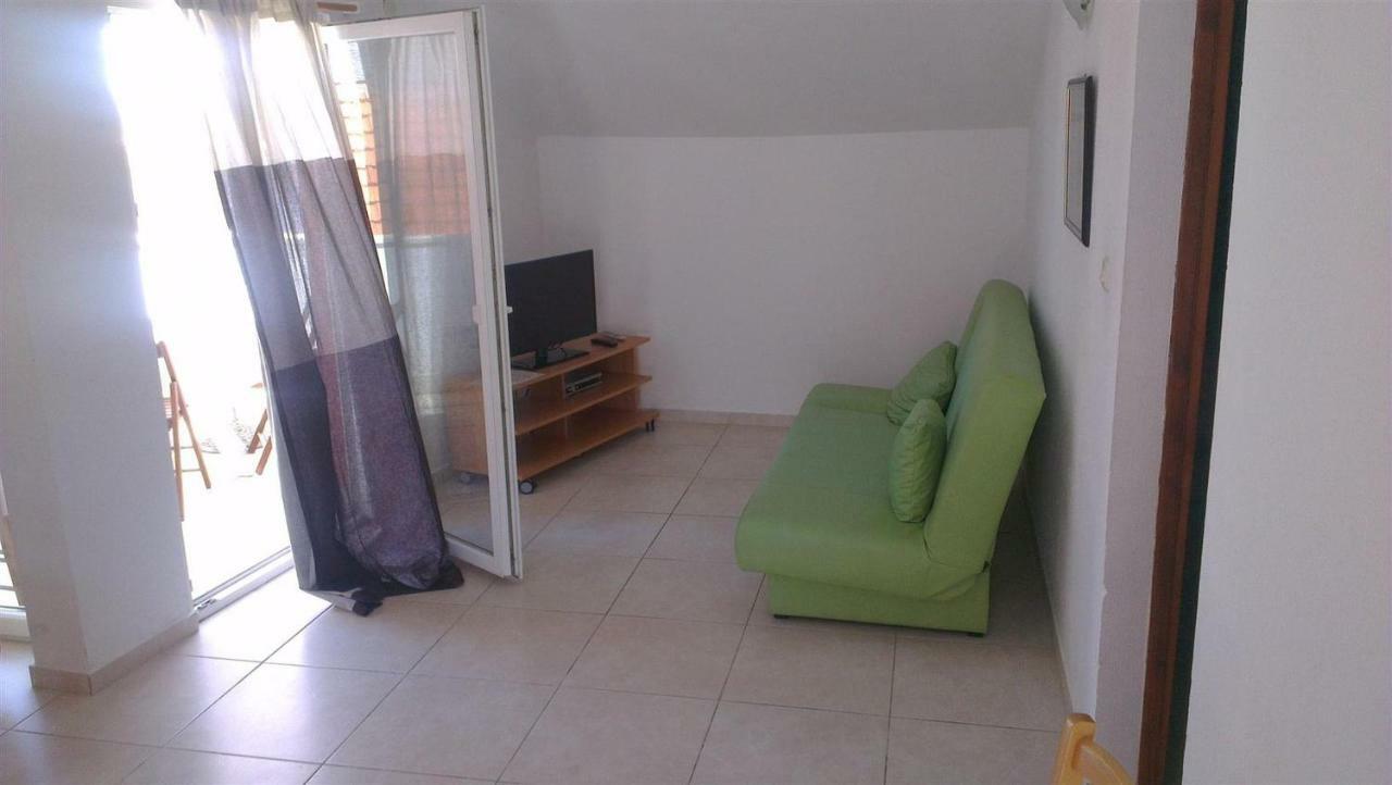 Tutini Dvori Apartment พรีมอชเตน ภายนอก รูปภาพ