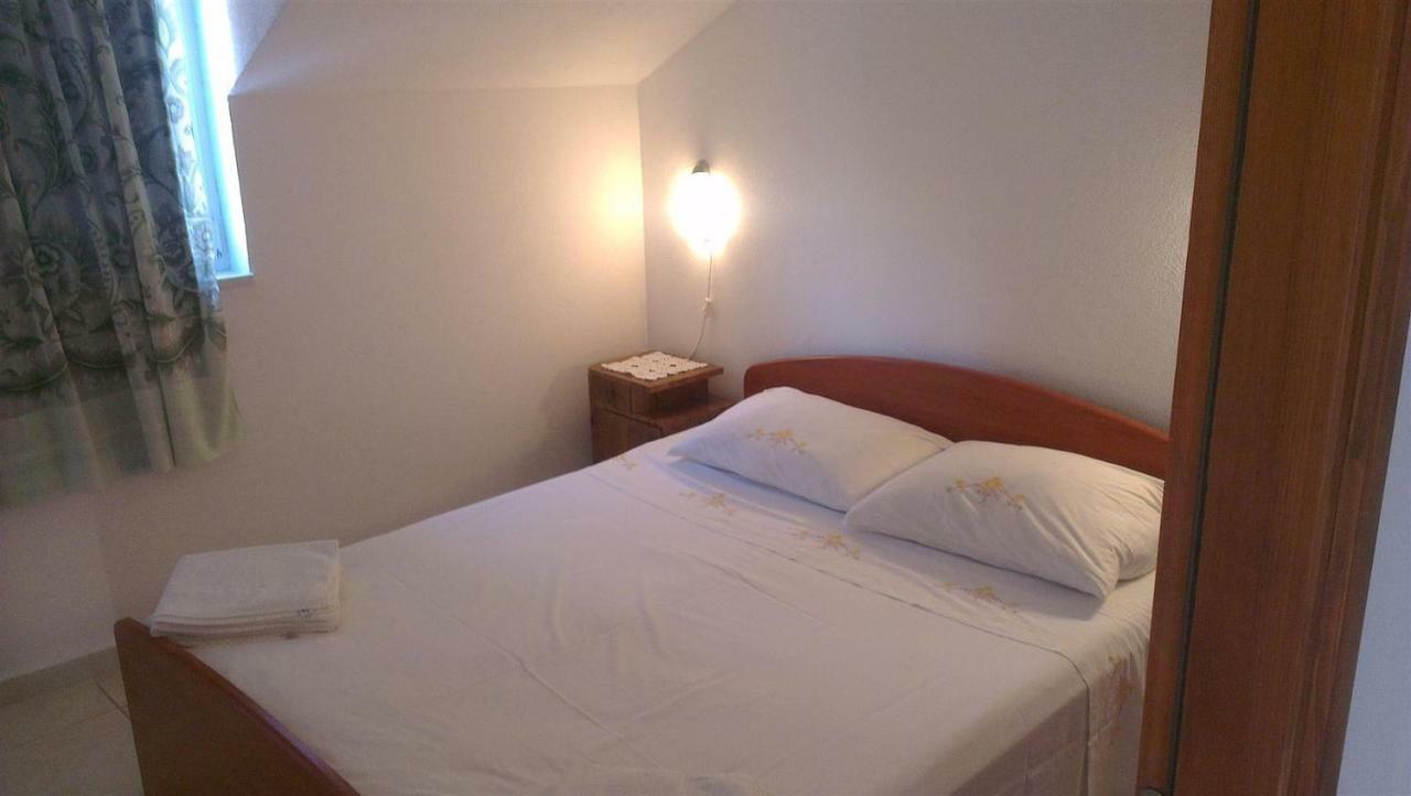 Tutini Dvori Apartment พรีมอชเตน ภายนอก รูปภาพ